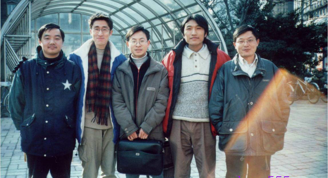 2001年上海为艾滋病患者宋鹏飞募捐